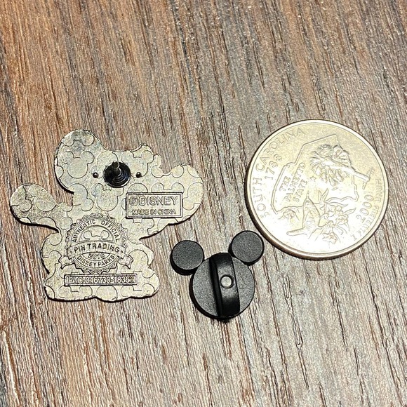 Disney Lion King baby Simba Yellow Cutie pin 2016 - Picture 2 of 3